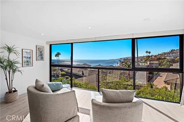 Detail Gallery Image 25 of 41 For 51 Blue Lagoon, Laguna Beach,  CA 92651 - 3 Beds | 3 Baths