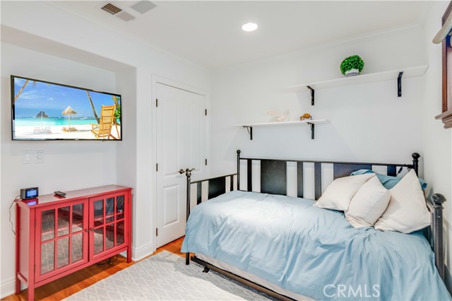 320 24th Place, Manhattan Beach, California 90266, 3 Bedrooms Bedrooms, ,3 BathroomsBathrooms,Residential,Sold,24th,SB21215481