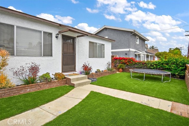 2009 Graham Avenue, Redondo Beach, California 90278, ,Residential Income,Sold,Graham,SB23143198