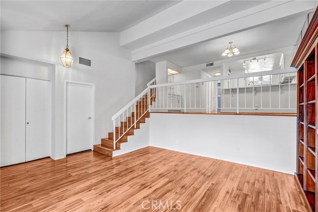 18403 Collins Street, Tarzana CA: https://media.crmls.org/medias/1a153913-aac8-4ec9-9892-4bc59326214e.jpg