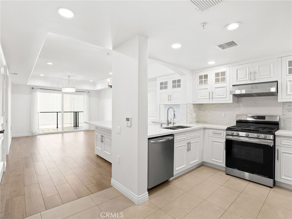 1598 Long Beach #214