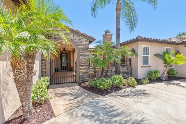 Detail Gallery Image 5 of 69 For 17832 Canyonwood Dr, Riverside,  CA 92504 - 4 Beds | 3/1 Baths