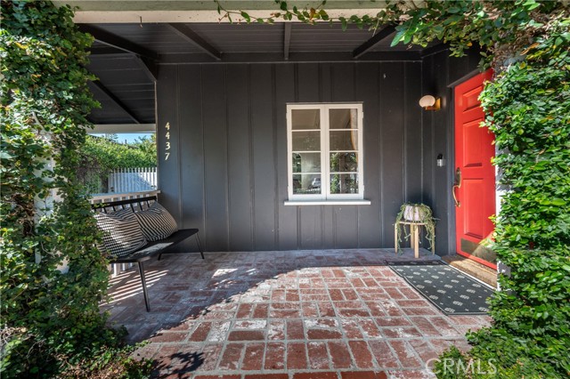 Detail Gallery Image 4 of 44 For 4437 Farmdale, Studio City,  CA 91602 - 3 Beds | 3 Baths