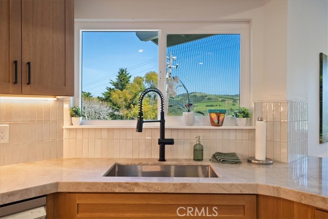 Detail Gallery Image 14 of 31 For 220 Selma, Pismo Beach,  CA 93449 - 3 Beds | 2 Baths