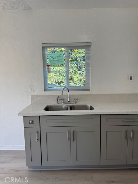 Detail Gallery Image 3 of 11 For 1540 W 51st Pl, Los Angeles,  CA 90062 - 2 Beds | 1 Baths