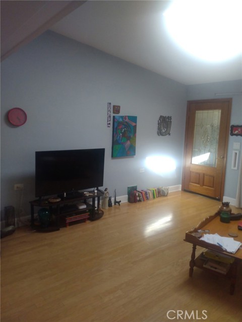 13141 Shawnee Lane, Seal Beach CA: https://media.crmls.org/medias/1a17c9a1-7f07-461f-ba10-1af687224c69.jpg