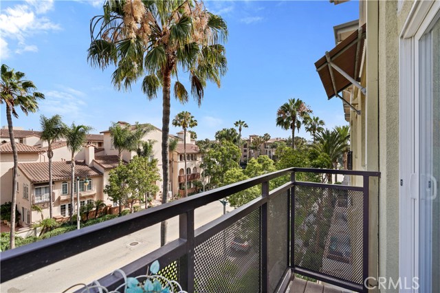 13200 Pacific Promenade, Playa Vista CA: https://media.crmls.org/medias/1a17ca96-f649-44ab-97ac-bac4c949ab49.jpg