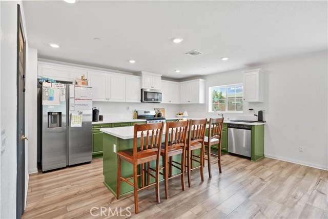 Detail Gallery Image 10 of 44 For 25467 Sedona Ln, Homeland,  CA 92548 - 5 Beds | 2/1 Baths