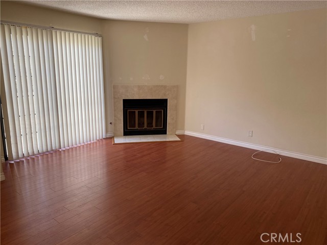 Detail Gallery Image 4 of 7 For 2971 Plaza Del Amo #313,  Torrance,  CA 90503 - 3 Beds | 3 Baths