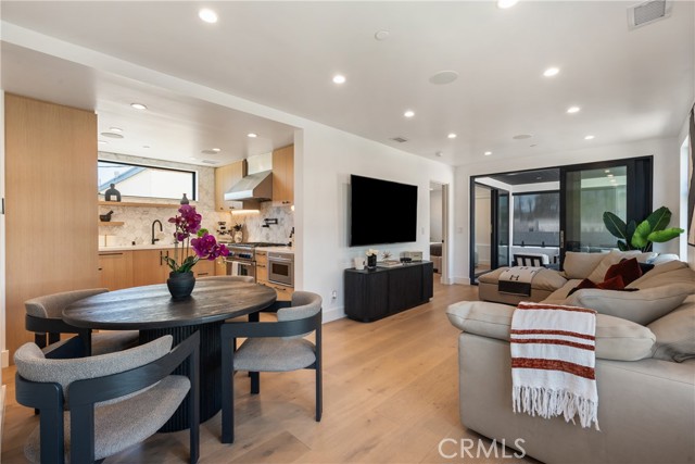 Detail Gallery Image 5 of 64 For 521 1/2 Iris Ave, Corona Del Mar,  CA 92625 - 2 Beds | 2/1 Baths