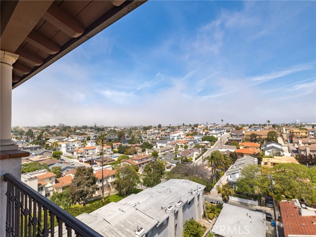 Detail Gallery Image 18 of 28 For 2001 Artesia Bld #413,  Redondo Beach,  CA 90278 - 1 Beds | 1 Baths