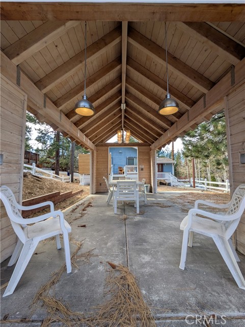 693 Knight Avenue, Big Bear Lake CA: https://media.crmls.org/medias/1a194a9f-bf0e-44e2-9c63-5a5f1b14fb57.jpg