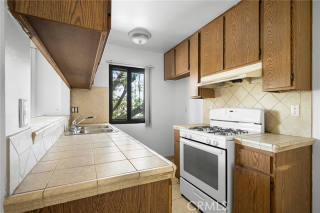 16226 Vanowen Street, Van Nuys CA: https://media.crmls.org/medias/1a19c595-ba23-4131-96ac-1208525d398b.jpg