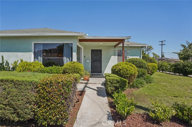 Detail Gallery Image 4 of 50 For 5801 Repetto Ave, East Los Angeles,  CA 90022 - 3 Beds | 1/1 Baths