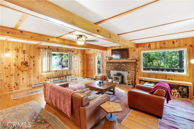 Detail Gallery Image 6 of 28 For 10901 Ponderosa Dr, Wofford Heights,  CA 93285 - 2 Beds | 1 Baths