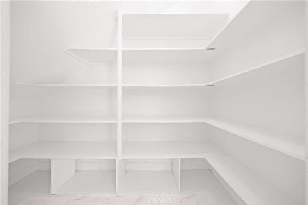 https://media.crmls.org/medias/1a1b8e67-b394-4d91-9fc6-020ea2ddcc29.jpg?preset=X-Large