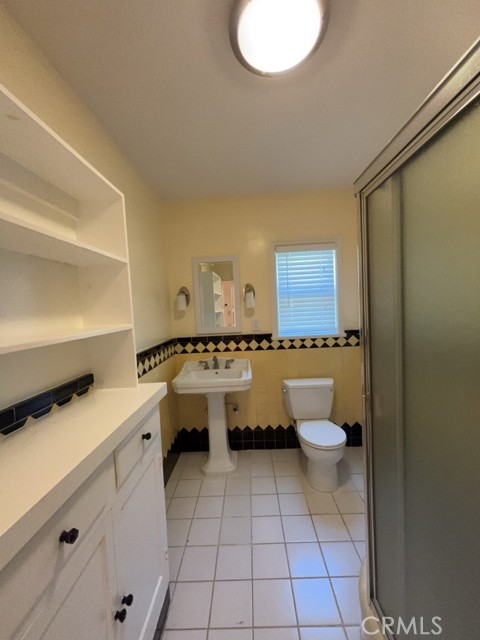 Detail Gallery Image 13 of 14 For 10856 Wellworth Ave, Los Angeles,  CA 90024 - 3 Beds | 2 Baths