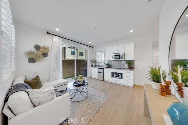 Detail Gallery Image 5 of 72 For 251 Tank, Irvine,  CA 92618 - 4 Beds | 3/1 Baths