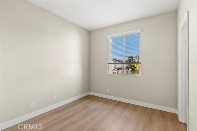 Image 17 of 30 For 52 Preston  