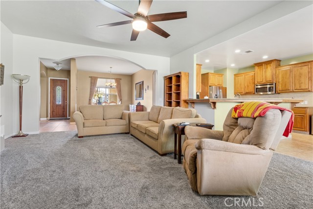 Detail Gallery Image 5 of 29 For 12508 Montbatten Pl, Bakersfield,  CA 93312 - 4 Beds | 2/1 Baths