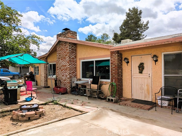 14136 Osage Road, Apple Valley CA: https://media.crmls.org/medias/1a1e7c82-a7fa-4b00-8423-d838575001b1.jpg