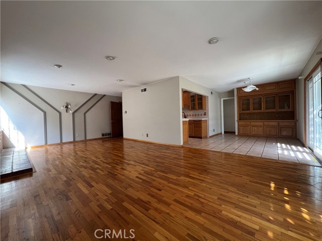 Detail Gallery Image 5 of 23 For 8294 E Carburton, Long Beach,  CA 90808 - 4 Beds | 2 Baths