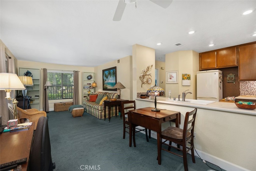 1a1f5430 Feea 4cb5 Baf5 F62a7529d7dc