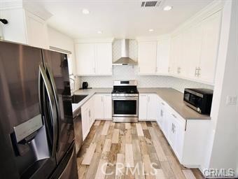 Detail Gallery Image 2 of 23 For 6501 Vanalden, Reseda,  CA 91335 - 4 Beds | 2 Baths