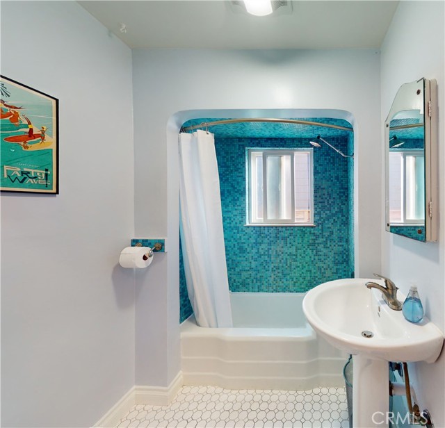 Detail Gallery Image 25 of 32 For 540 5th Pl, Manhattan Beach,  CA 90266 - 3 Beds | 2 Baths