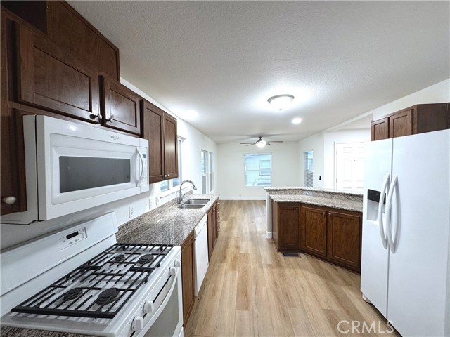 Detail Gallery Image 3 of 16 For 6154 S Walnut St, Loomis,  CA 95650 - 2 Beds | 2 Baths