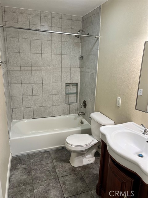 Detail Gallery Image 21 of 25 For 5499 E Willow Woods Ln #88,  Anaheim,  CA 92807 - 3 Beds | 1/1 Baths