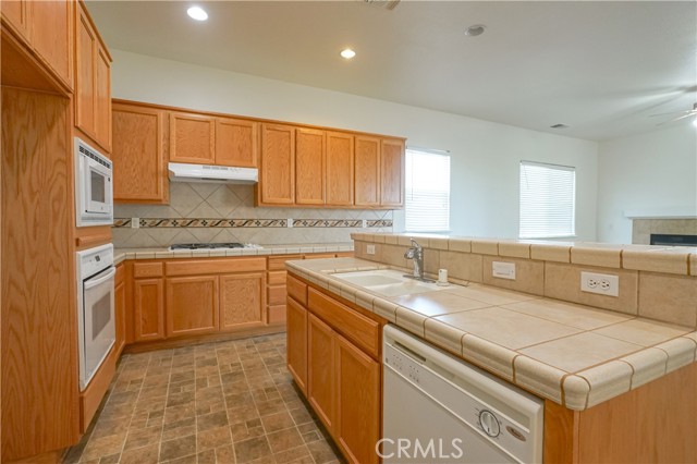 Detail Gallery Image 11 of 36 For 14125 Spyglass, Chowchilla,  CA 93610 - 4 Beds | 2/1 Baths
