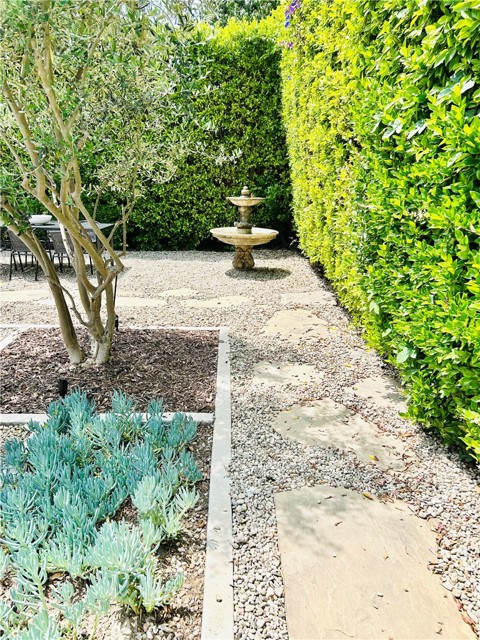 5437 Ventura Canyon Avenue, Sherman Oaks CA: https://media.crmls.org/medias/1a23bcc8-0c5b-454f-b54c-49beaeff8da5.jpg