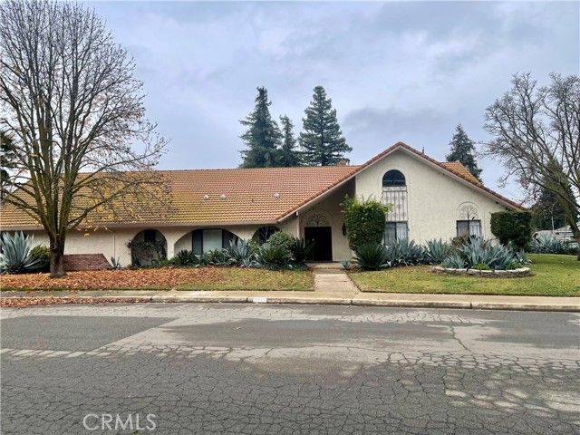 Detail Gallery Image 3 of 31 For 2817 Greenfield Dr, Merced,  CA 95340 - 4 Beds | 2/2 Baths