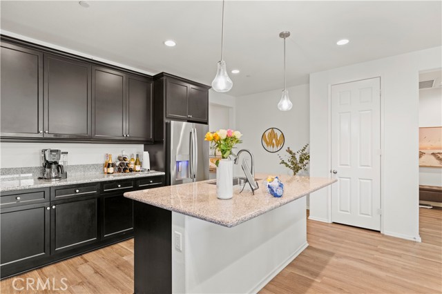 5025 W Avenue J6, Lancaster CA: https://media.crmls.org/medias/1a23fa8d-b51c-4e67-a119-7101bc72e998.jpg