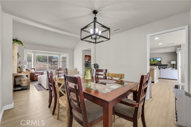 18623 Chickory Drive, Riverside CA: https://media.crmls.org/medias/1a241382-483a-4e37-9853-268bc3bab0a2.jpg