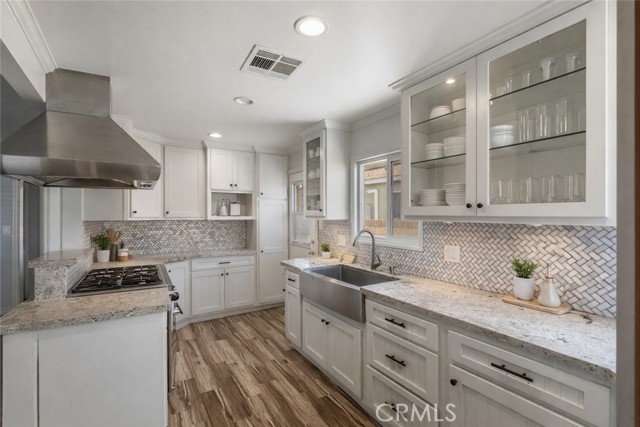 Detail Gallery Image 4 of 43 For 1532 W 221st, Torrance,  CA 90501 - 5 Beds | 4 Baths