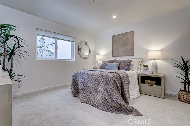 Secondary bedroom with it's own private bath and walkin closet!