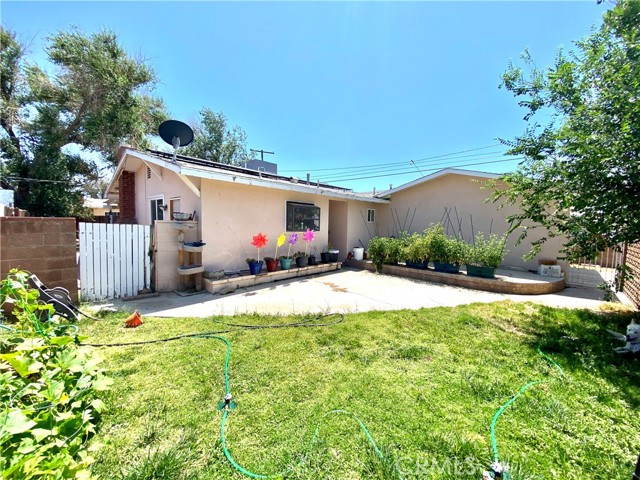 526 W Avenue J5, Lancaster CA: https://media.crmls.org/medias/1a25ce6b-8157-4a10-9cf7-42aeeaf9342e.jpg