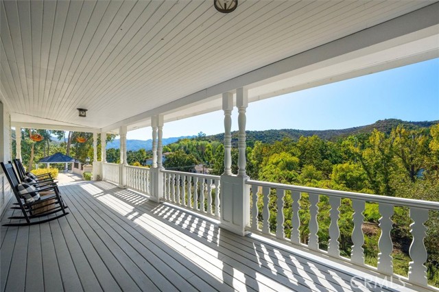Detail Gallery Image 9 of 71 For 28933 Wagon Rd, Agoura Hills,  CA 91301 - 4 Beds | 5 Baths