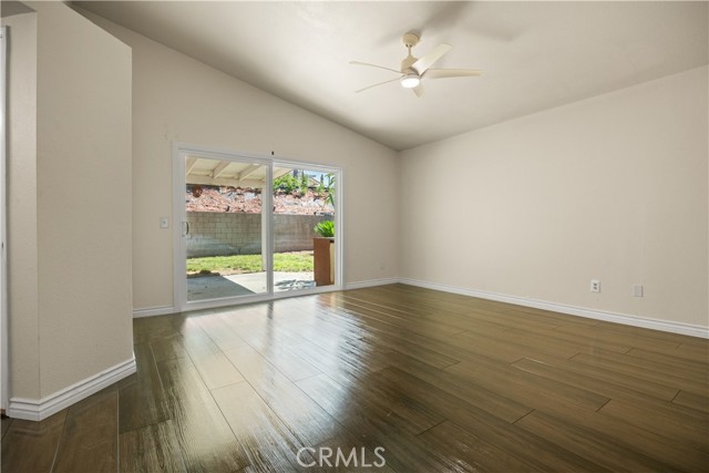 13006 August Circle, Riverside CA: https://media.crmls.org/medias/1a261936-995d-4046-b89f-99e2b21da646.jpg