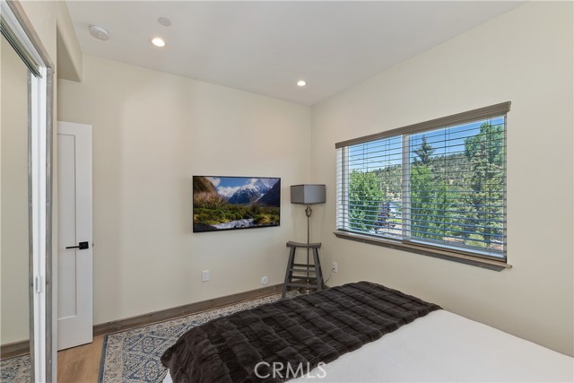 1215 Valley View Drive, Big Bear City CA: https://media.crmls.org/medias/1a262dfe-081f-479d-b206-1c0ccc962f04.jpg