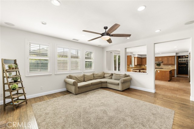 28481 Scenic Bay Cove, Menifee CA: https://media.crmls.org/medias/1a268173-8c45-4d6a-98d4-2a20206368de.jpg