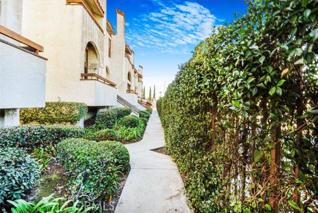 Detail Gallery Image 20 of 22 For 866 W Alondra Bld, Compton,  CA 90220 - 3 Beds | 2/1 Baths