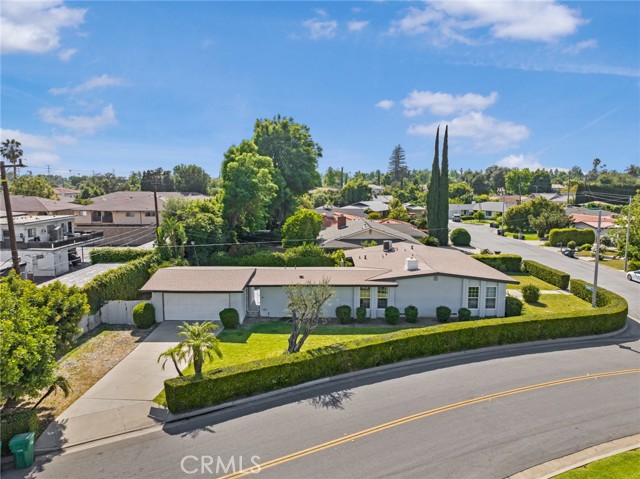 448 E Sandra, Arcadia CA: https://media.crmls.org/medias/1a26a85f-77b8-434d-b824-d8a0de60b2c8.jpg