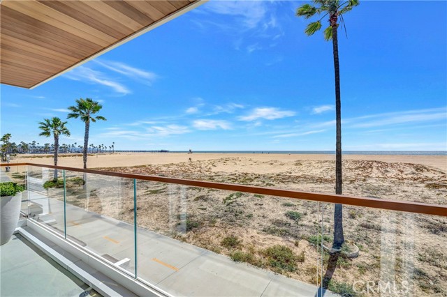 Detail Gallery Image 21 of 38 For 114 E Oceanfront, Newport Beach,  CA 92661 - 3 Beds | 4/1 Baths
