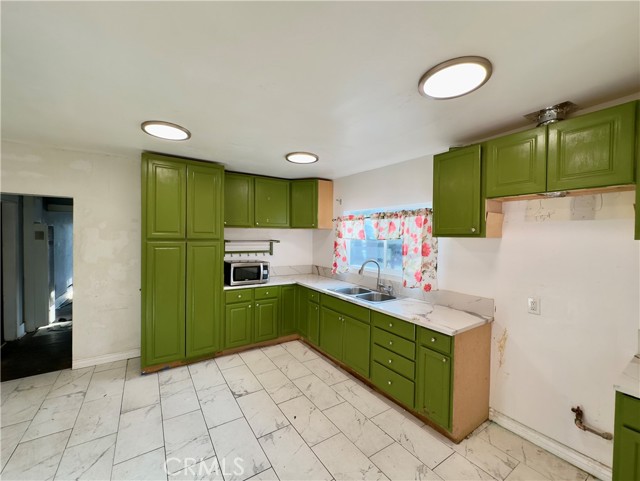 2829 California Street, Huntington Park CA: https://media.crmls.org/medias/1a285e2b-e40e-4011-87d8-688f117abcd1.jpg