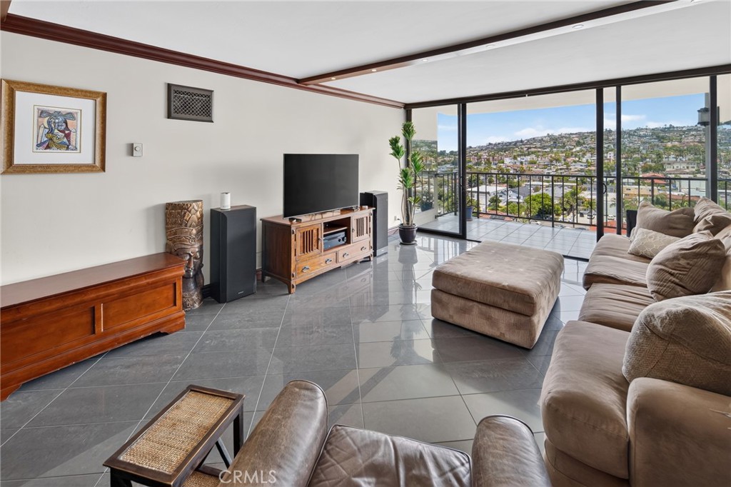 4944 Cass Street - photo 12