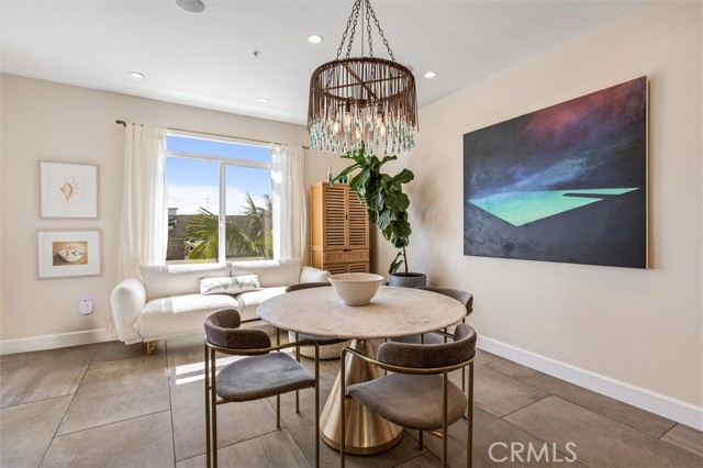 308 5th Street, Huntington Beach CA: https://media.crmls.org/medias/1a29792a-bf67-4a60-9439-46c9f9d1cc23.jpg