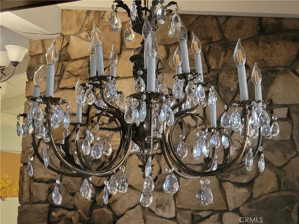 https://media.crmls.org/medias/1a29d086-dd65-4dc7-8c47-f9a804cbf04a.jpg?preset=X-Large